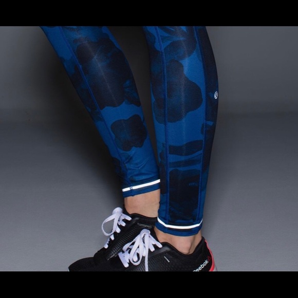 Lululemon Speed Tight II *Full-On Luxtreme, size 4 - Picture 5 of 12